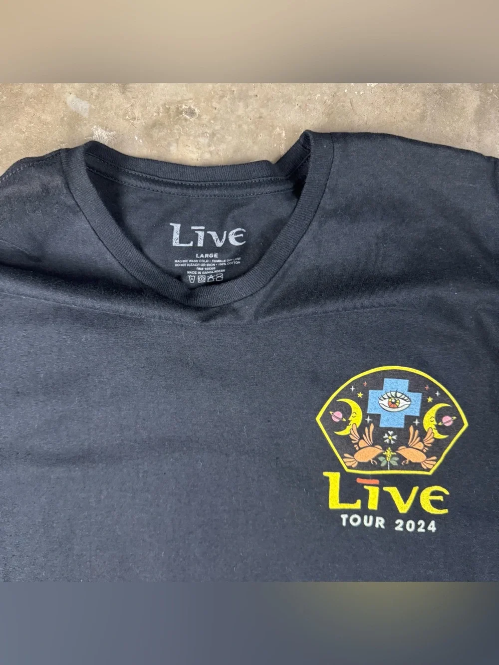 Live T-Shirt Size Large 2024 Tour Alternative Rock Grunge Concert Band Tee Merch